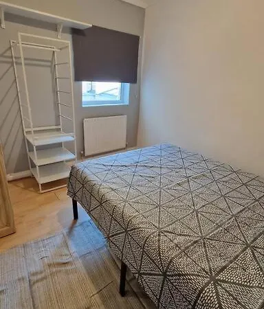 2 Bedroom Flat In Zone 2 Lnd London Exterior photo