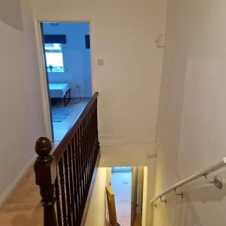 2 Bedroom Flat In Zone 2 Lnd London Exterior photo