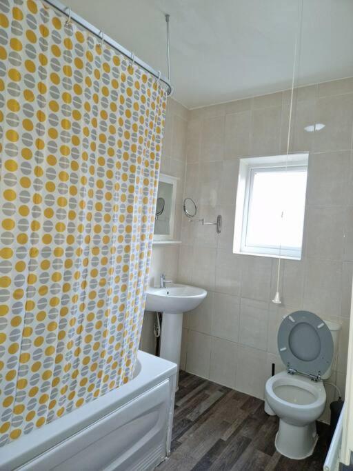 Apartment 2 Bedroom Flat In Zone 2 Lnd London